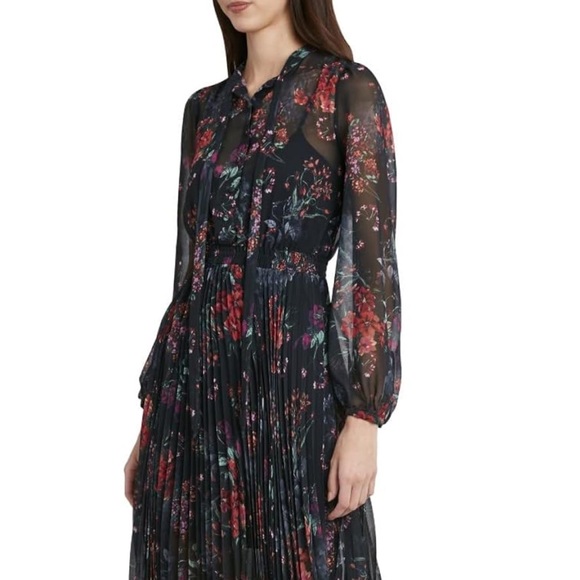 BCBGMAXAZRIA long sleeve pleated bottomNWT DRESS